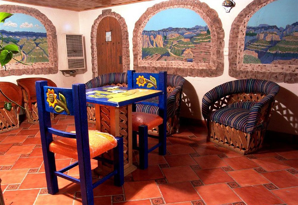 Plaza Mexicana Margarita'S Creel Ngoại thất bức ảnh